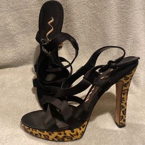 Nina heels super fun! Definitely life left in these. Size 8 1/2